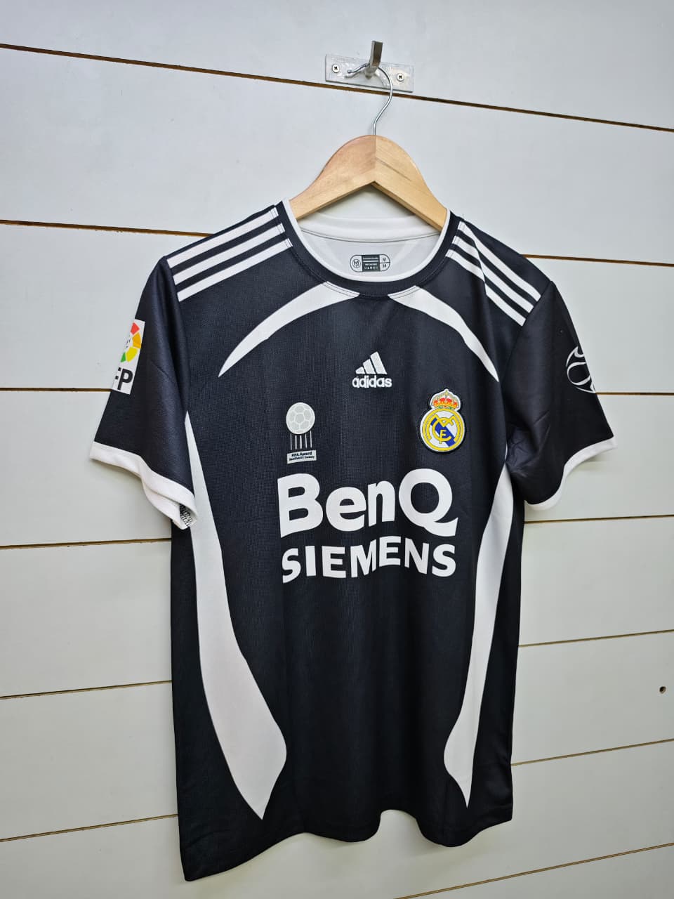 REAL MADRID RETRO 2006-07 AWAY BECKHAM (EMBROIDERY LOGOS)