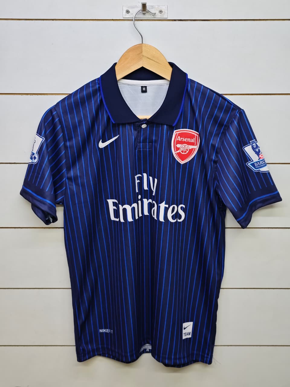 ARSENAL RETRO 2009-10 AWAY V.PERSIE with COLLAR (EMBROIDERY LOGOS)