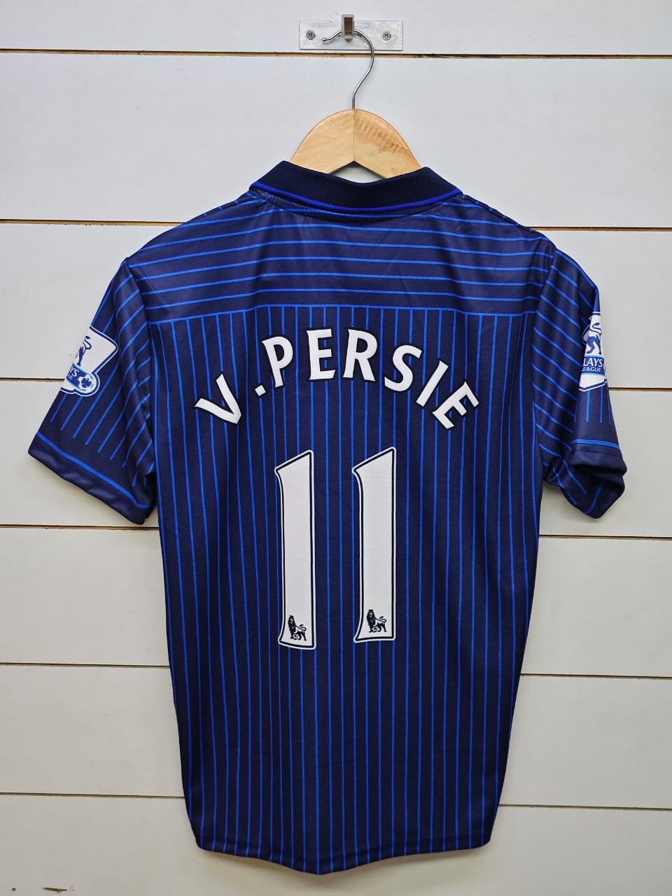 ARSENAL RETRO 2009-10 AWAY V.PERSIE with COLLAR (EMBROIDERY LOGOS)