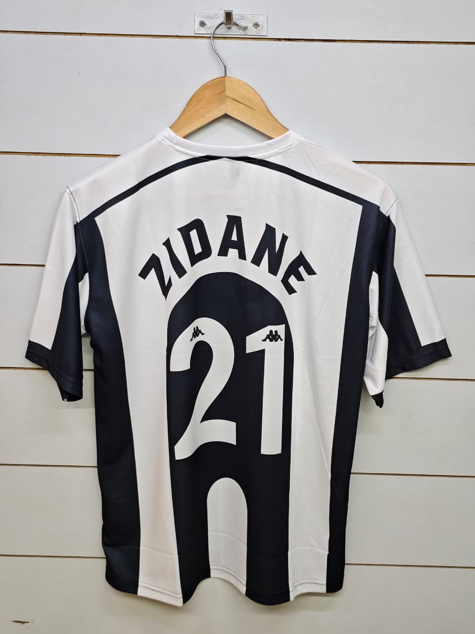 JUVENTUS RETRO 1997-98 HOME ZIDANE 5 SLEEVE (EMBROIDERY LOGOS)